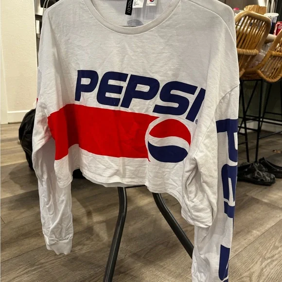 H&M Women's White and Red Graphic Sweatshirt - Picture 1 of 4